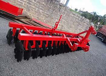 Grade niveladora 42 discos Grade niveladora 42 discos